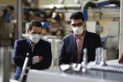 بازدید معاون علمی رئیس جمهور از شرکت های نانویی مسقر در پژوهشگاه پلیمر
 14