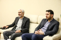 بازدید جناب آقای نجابت، نماینده مردم شیراز در مجلس شورای اسلامی از ستاد نانو و گفتگو با دکتر احمدوند دبیر ستاد
 4