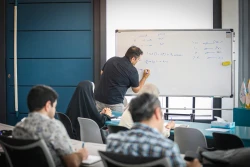 رویداد تامین مالی و سرمایه گذاری خطر پذیری در مرکز صنعتی سازی نانوفناوری کاربردی (آکام)
 7