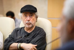 بازدید جمعی از فعالان رسانه ای سراسر دنیا از ستاد توسعه فناوری های نانو و میکرو 5