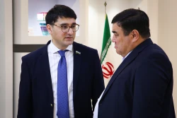 بازدید جمعی از فعالان رسانه ای سراسر دنیا از ستاد توسعه فناوری های نانو و میکرو 9