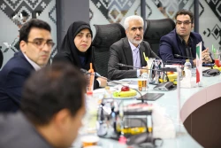 بازدید دبیر ستاد توسعه فناوری‌های نانو و میکرو از شرکت دارویی سینا ژن 5