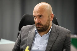 بازدید دبیر ستاد توسعه فناوری‌های نانو و میکرو از شرکت دارویی سینا ژن 13