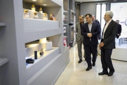 بازدید دکتر بیگ‌زاده مدیرعامل محترم شرکت سهامی نمایشگاه‌های بین‌المللی از ستاد نانو و میکرو
 3