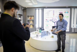 بازدید دانشجویان بین المللی امام خمینی قزوین از نمایشگاه ستاد نانو 3